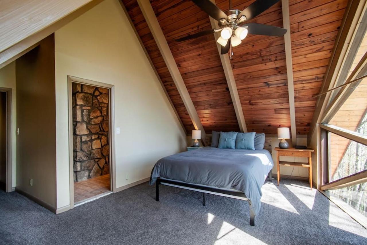 Bear View Chalet With Hot Tub And Near Ober Gatlinburg Exterior photo